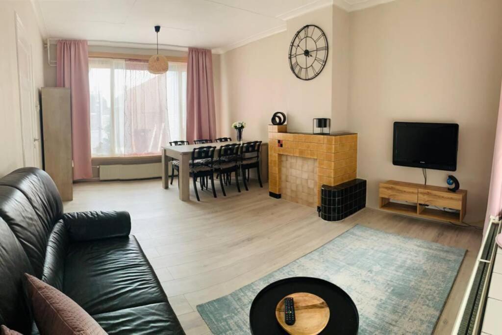 Appartamento Cosy House In The Heart Of The Center! Oostburg Esterno foto